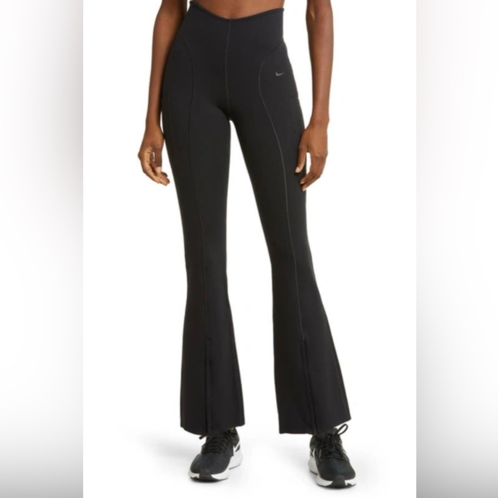 Nike Dri-FIT Flare Leggings front zip opening, M